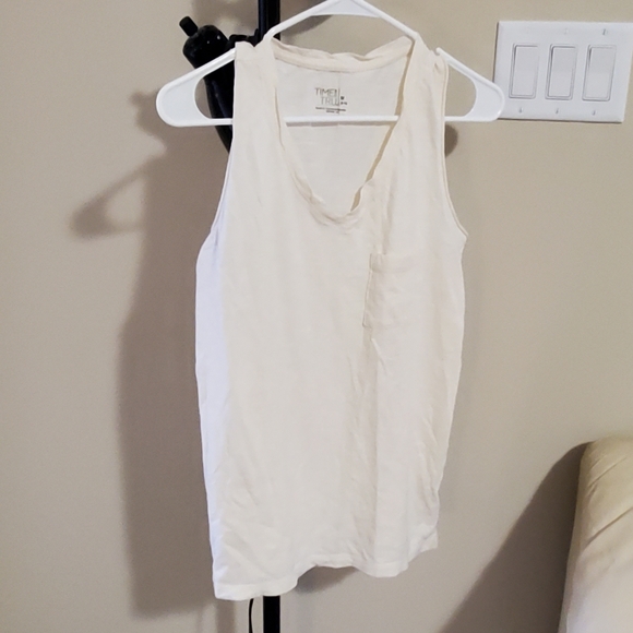 Cream V-neck Tank - Picture 1 of 2